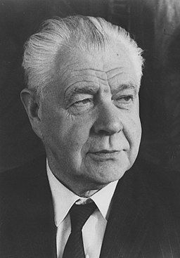 256px Lord Robbins%2C c1970s %284071625315%29.jpg