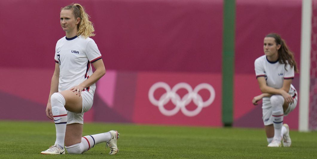 Olympics Kneeling 1060x531.jpg