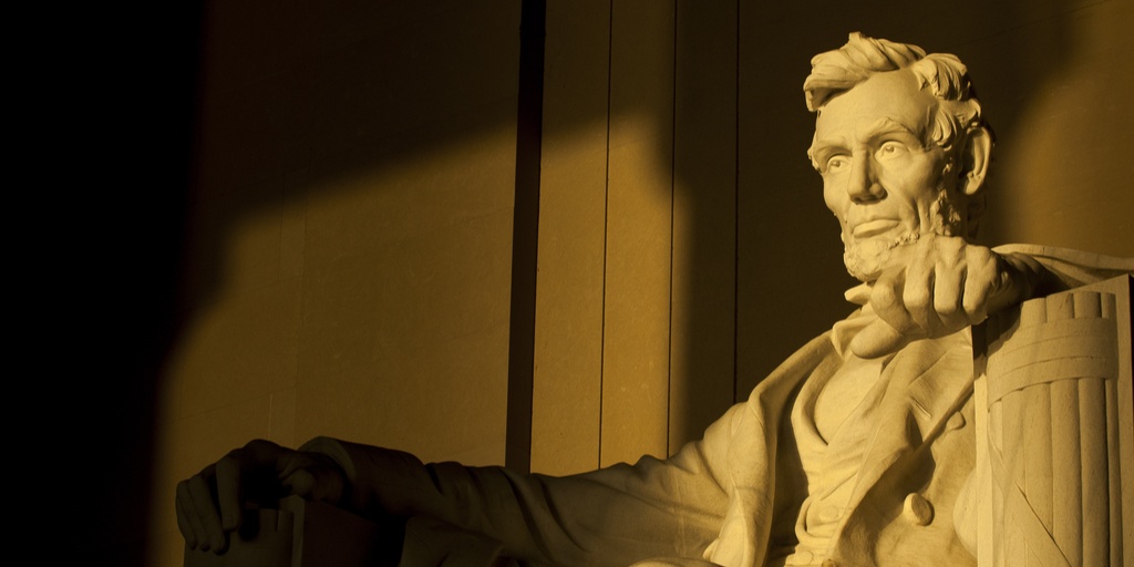 shutterstock 561701920 Lincoln Memorial.jpg