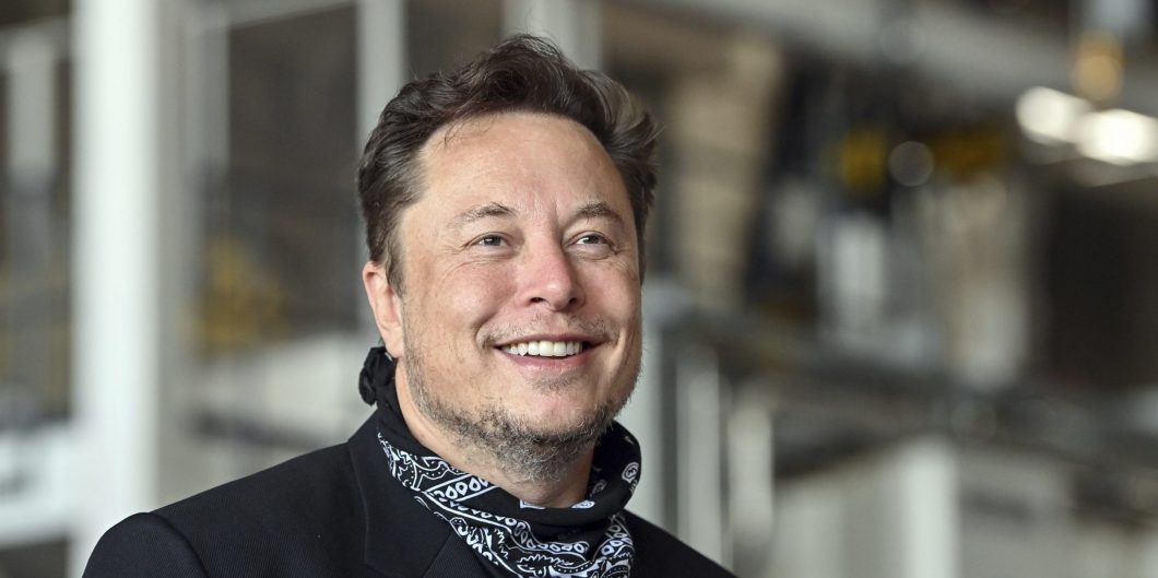 Elon Musk scaled e1637097934496 1060x529.jpg