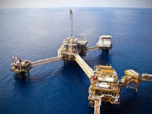 oilrig shutterstock 70243174 300x225.jpg