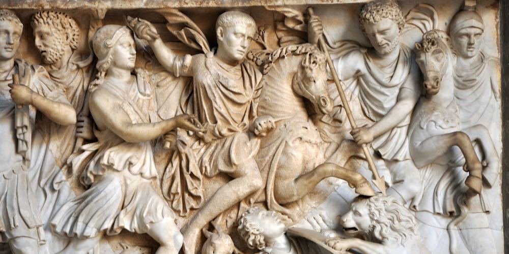 Bas relief and sculpture of ancient Roman soldiers