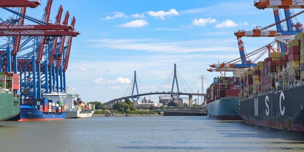 Hamburg Port 1060x530.jpg