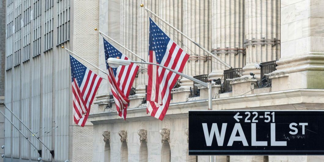 topic wallstreet 926069614 scaled e1707343348639 1060x530.jpg