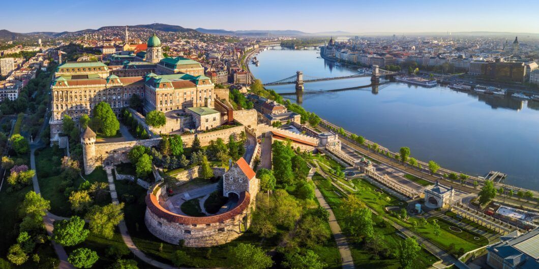 Budapest Hungary skyline shutterstock 1078814498 1060x530.jpg