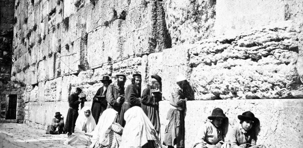 Jews at Western Wall by Felix Bonfils 1870s e1737420049471 1060x519.jpg