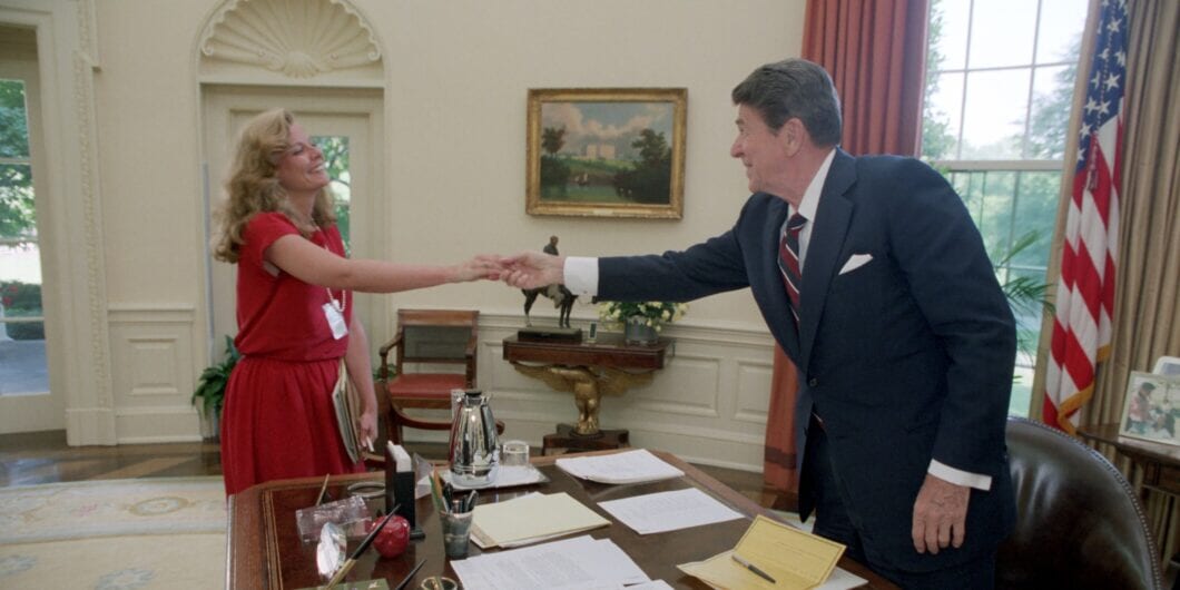 President Ronald Reagan with Peggy Noonan 1060x530.jpg