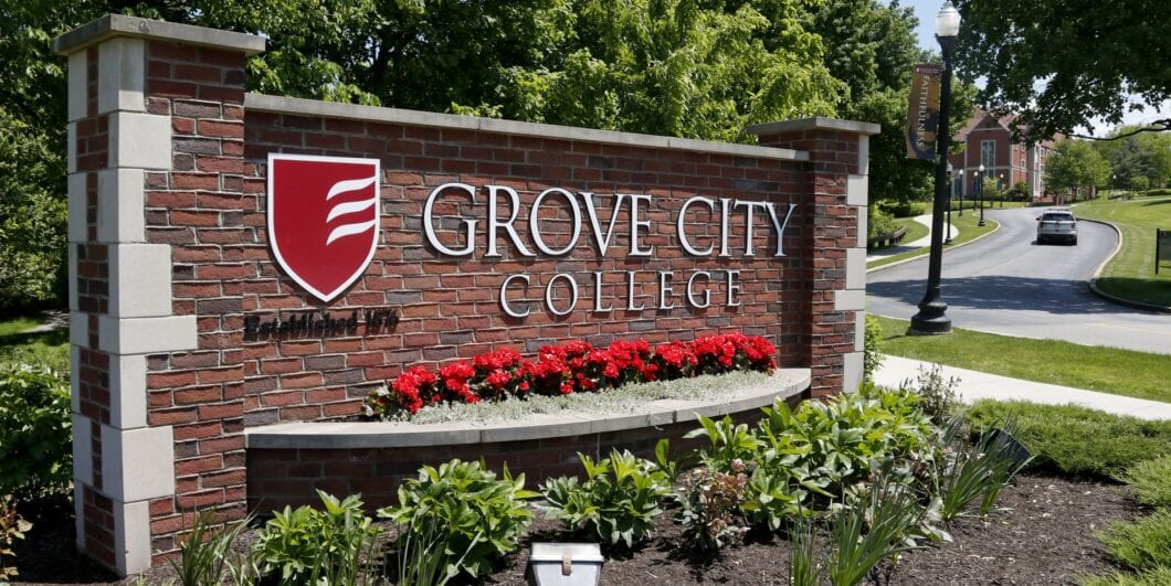 Grove City College campus entrance 1060x531.jpg