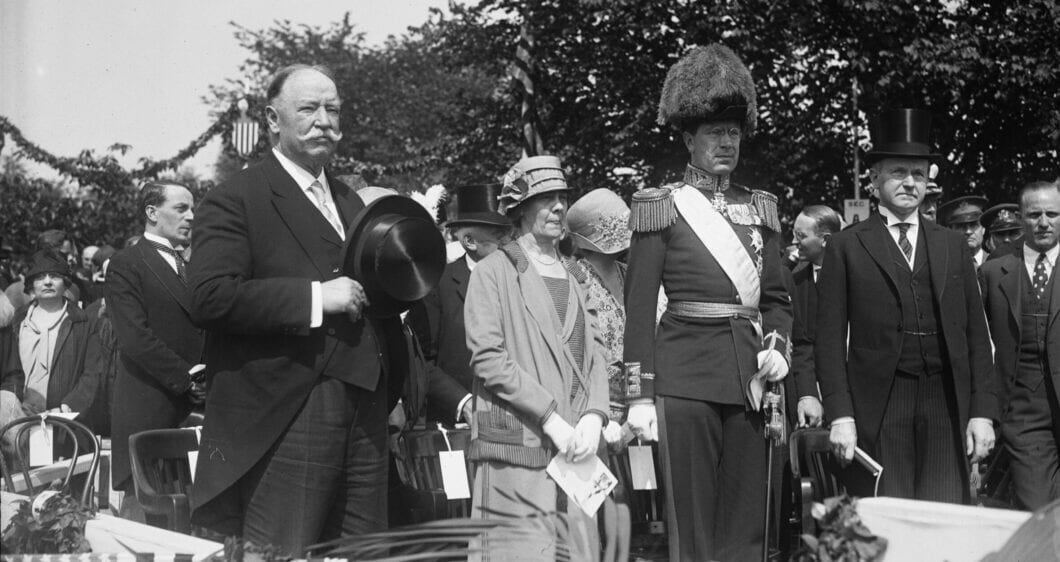 Ceremony with W.H. Taft left and Calvin Coolidge right LCCN2016888042 scaled e1760114891419 1060x562.jpg