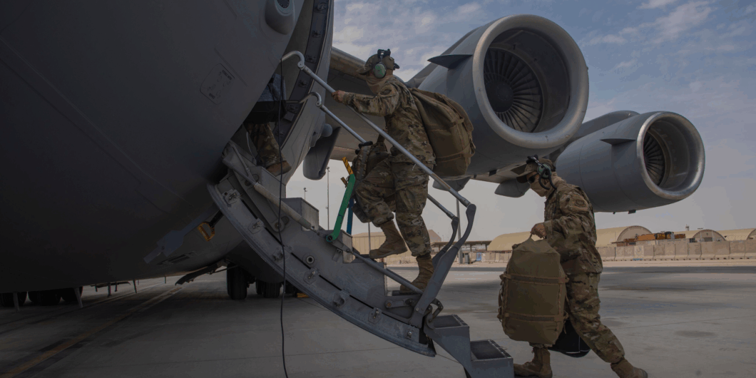 soldiers boarding C 17 plane Afghanistan 1060x530.png