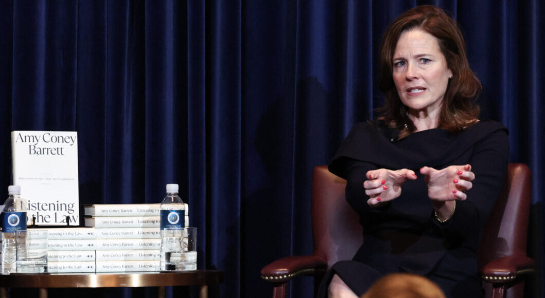 Amy Coney Barrett scaled e1767798570781 1060x580.jpg